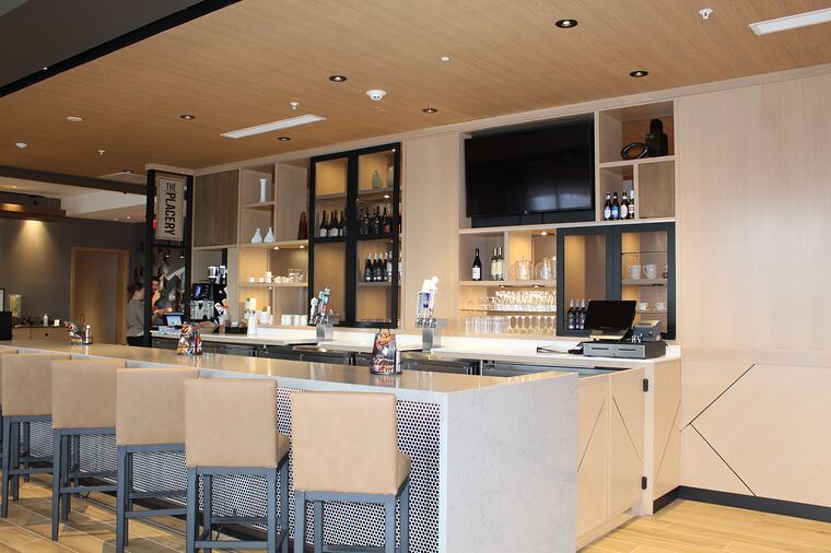 Back bar and wine display